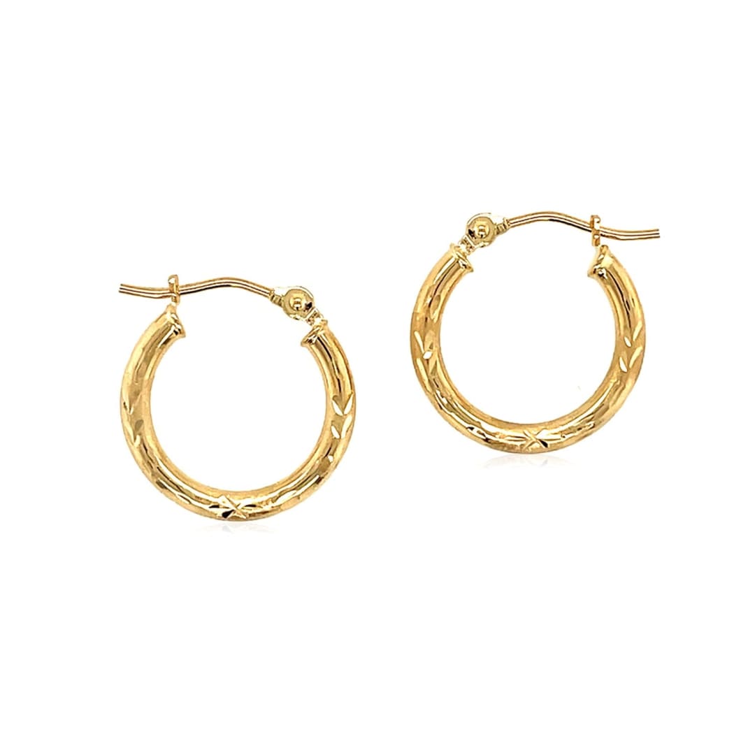 14k Yellow Gold Fancy Diamond Cut Slender Small Hoop Earrings (15mm Diameter) | Richard