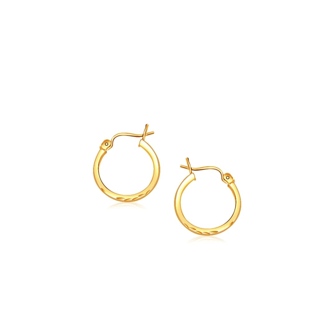14k Yellow Gold Slender Hoop Earring with Diamond-Cut Finish (15mm Diameter) | Richard