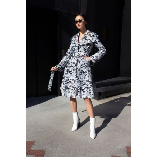Amour Geometric Long Trench Coat | Le Réussi
