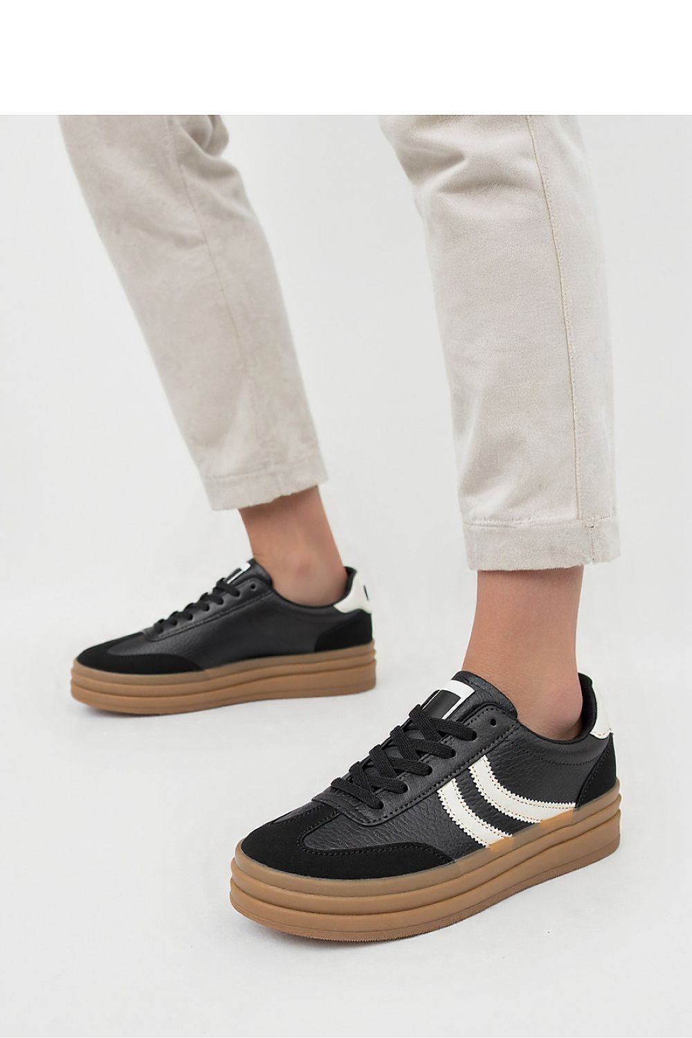 Sport Shoes model 210217 Inello