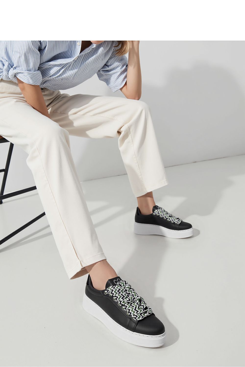 Sport Shoes model 210227 Inello