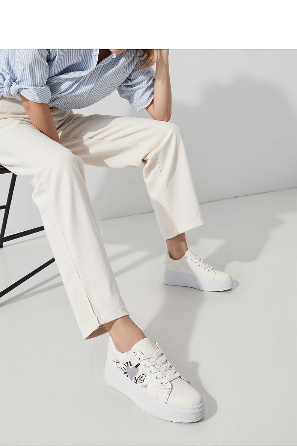 Sport Shoes model 210265 Inello