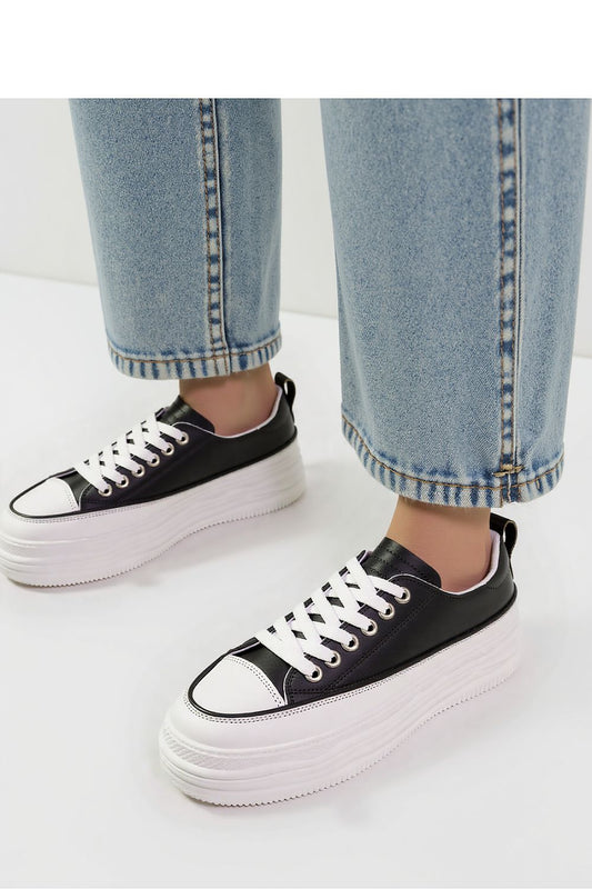 Sport Shoes model 210272 Inello