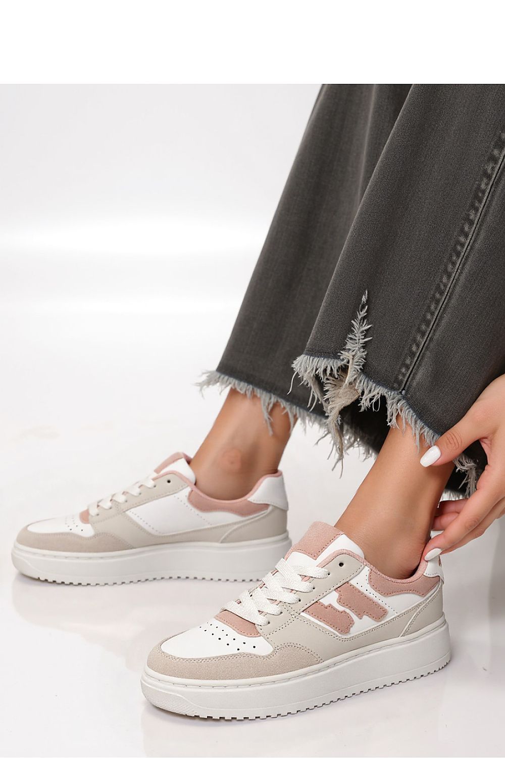 Sport Shoes model 210278 Inello