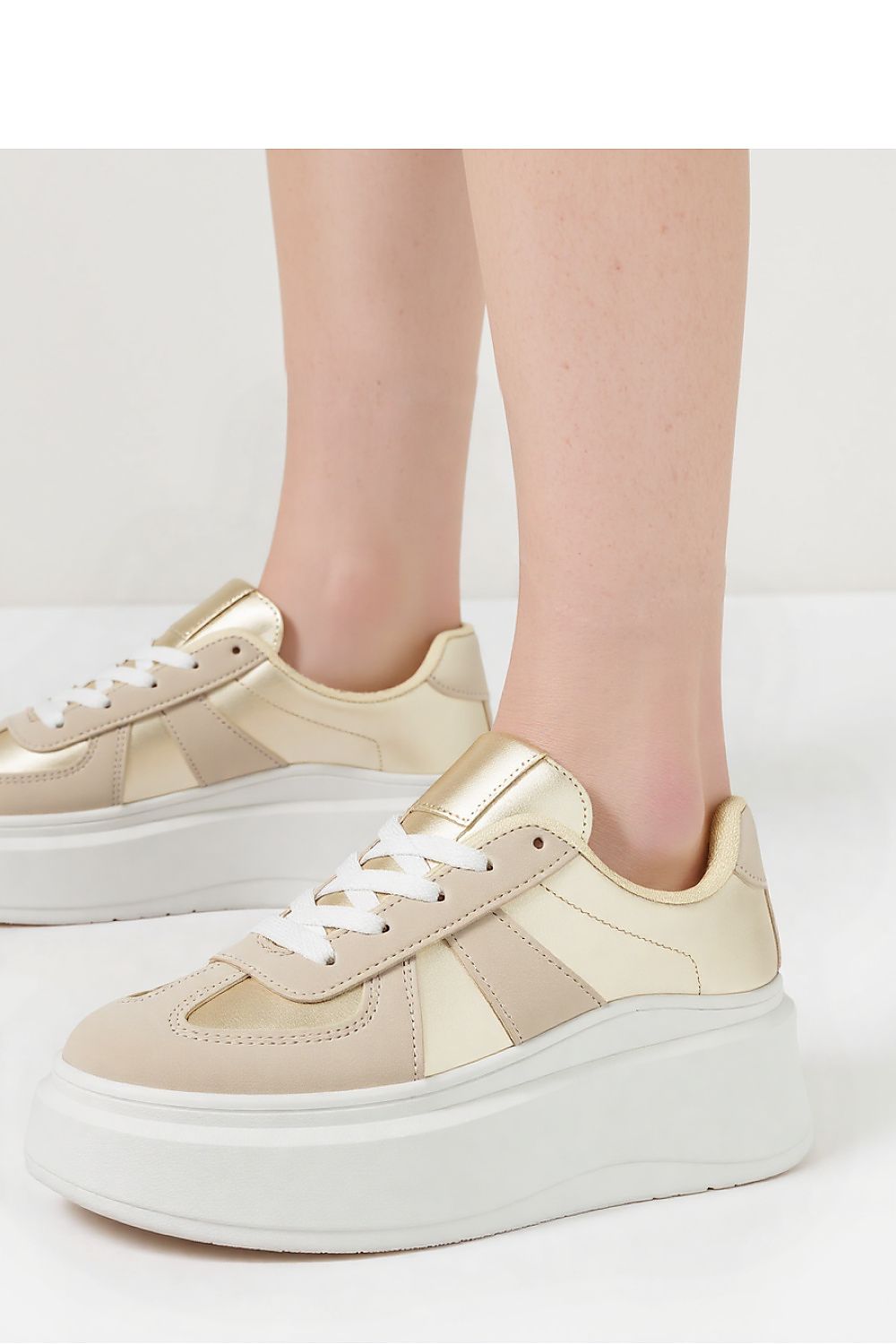 Sport Shoes model 210330 Inello