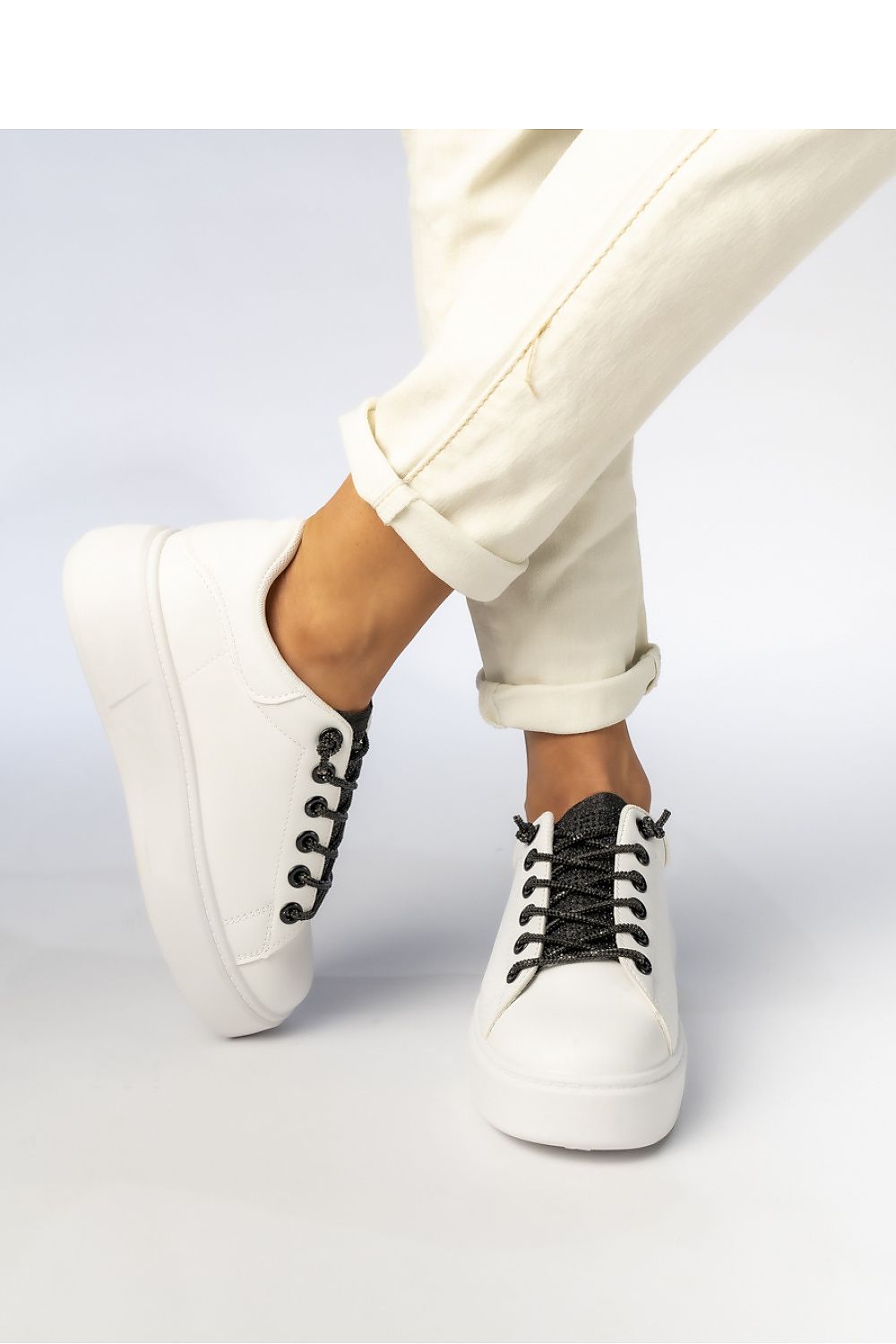 Sport Shoes model 210582 Inello