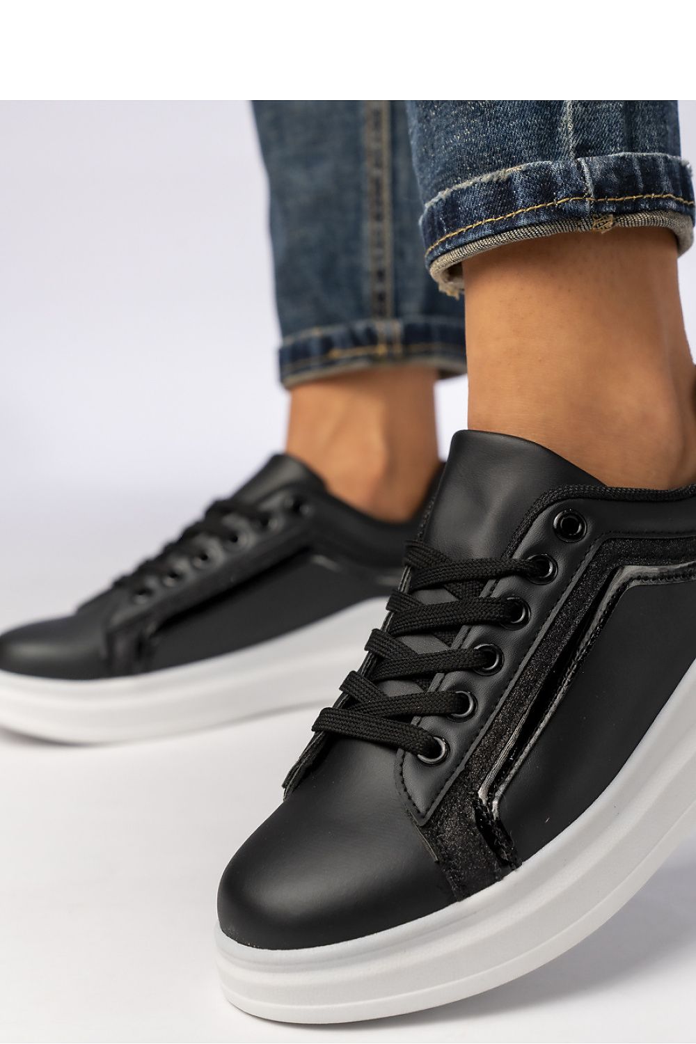 Sport Shoes model 210586 Inello