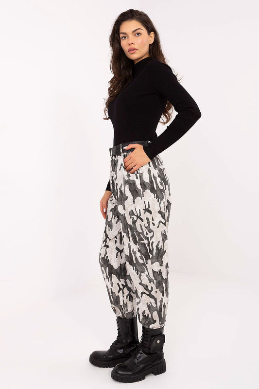 Women trousers model 218437 Italy Moda