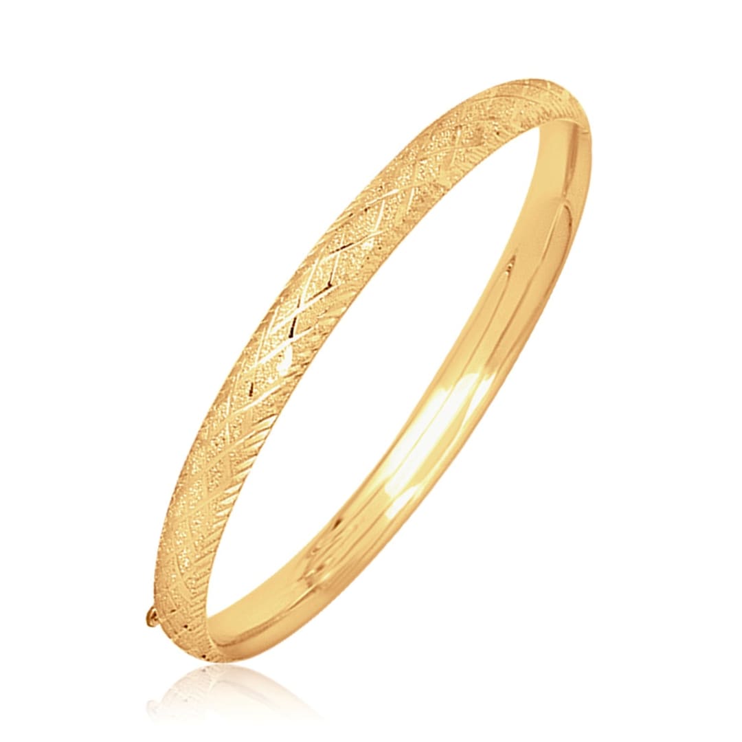 14k Yellow Gold Diamond Carved Bangle (6.0 mm) | Richard Cannon Jewelry