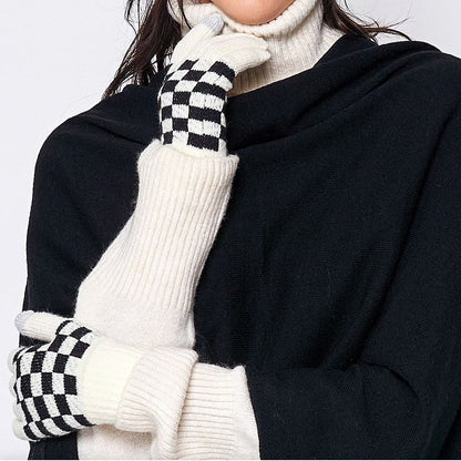 Fashion Week Checkered Cozy Gloves-4
