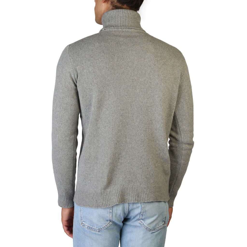 100% Cashmere - Urban Luxe Cashmere Turtleneck Sweater