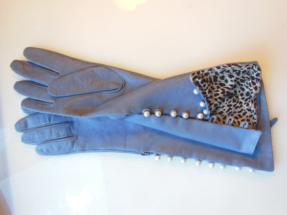 Handmade Button-up Leather Gloves with Genuine Pearl Adornment.-10