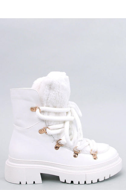 Snow boots