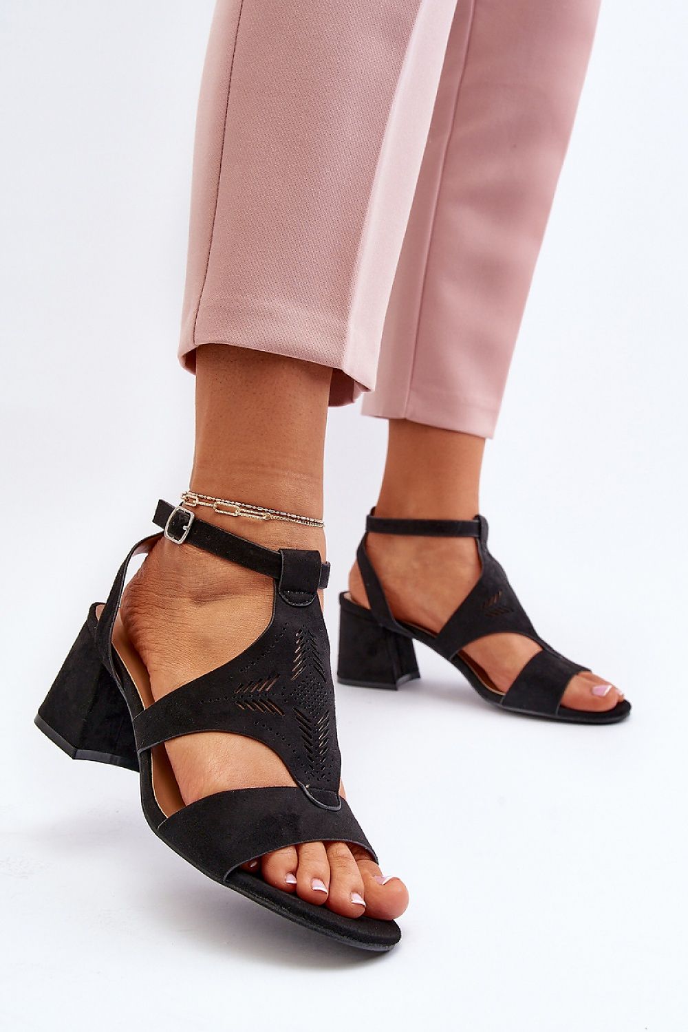 Heel sandals Step in style