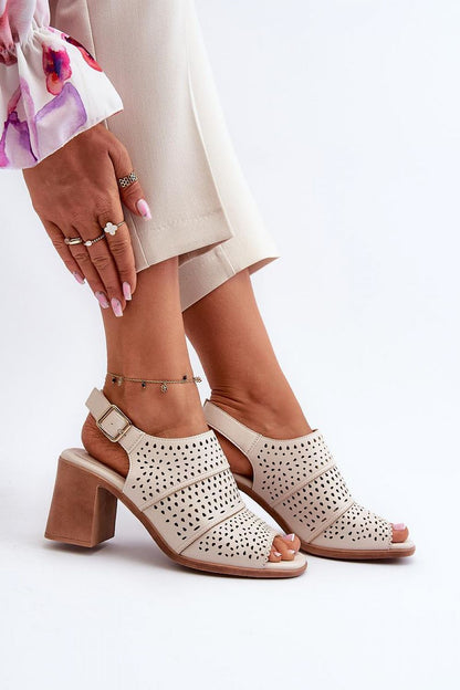 Heel sandals Step in style