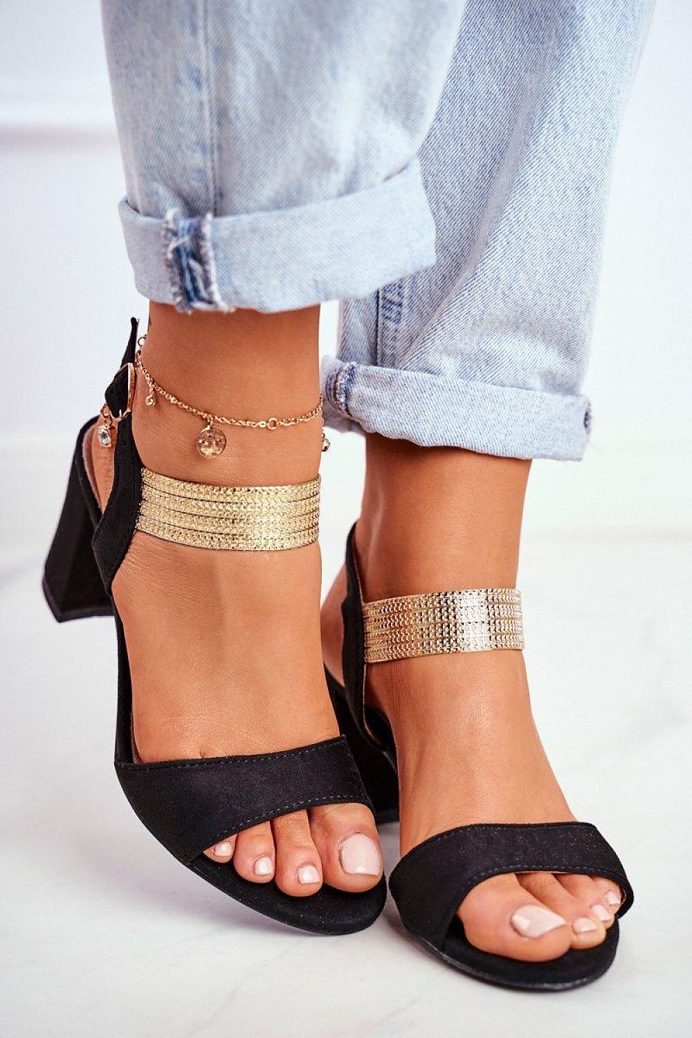 Heel sandals Step in style