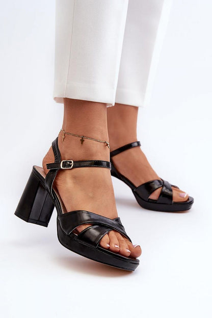 Heel sandals Step in style