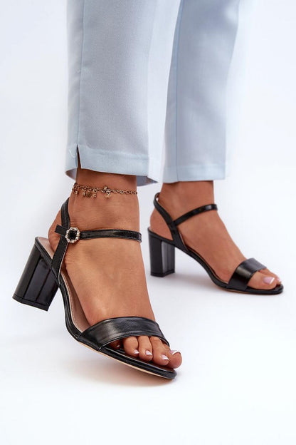 Heel sandals Step in style