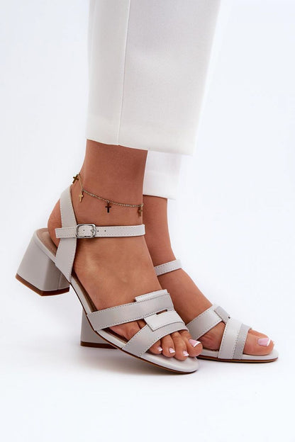 Heel sandals Step in style