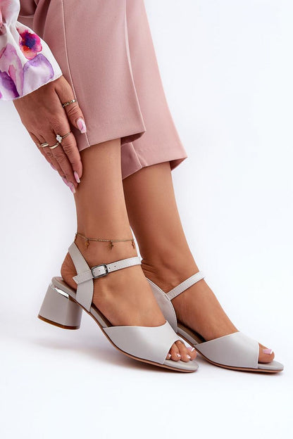 Heel sandals Step in style