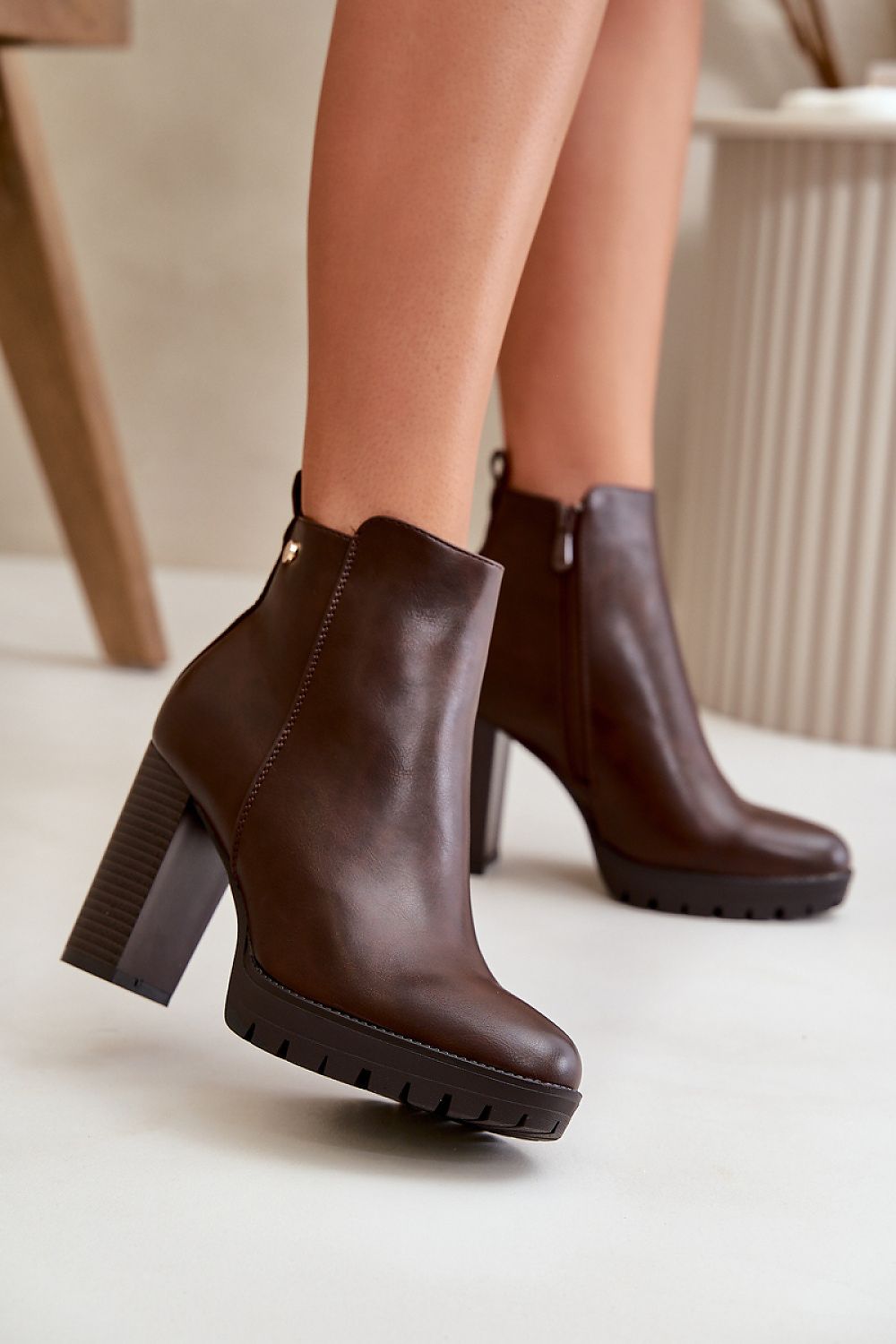 Heel boots Step in style