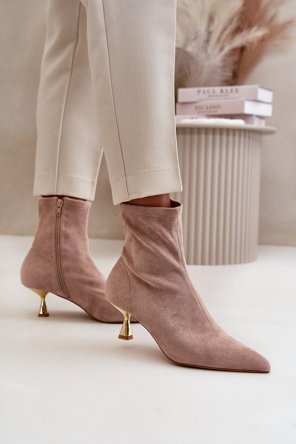 Heel boots Step in style