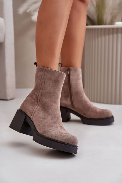 Heel boots Step in style