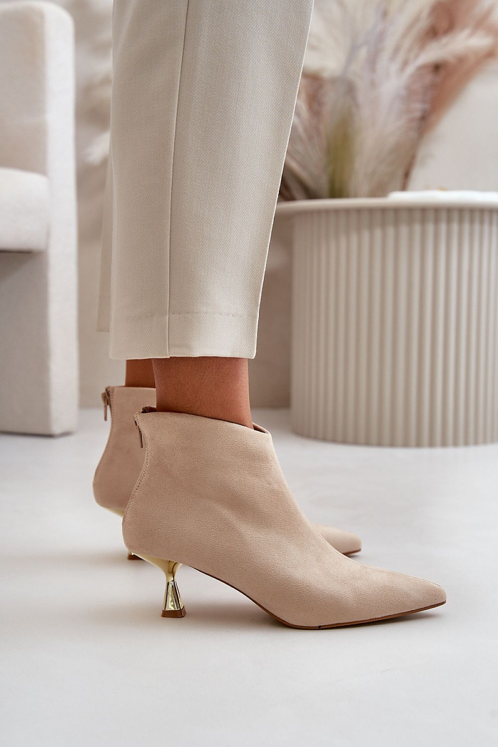 Heel boots Step in style