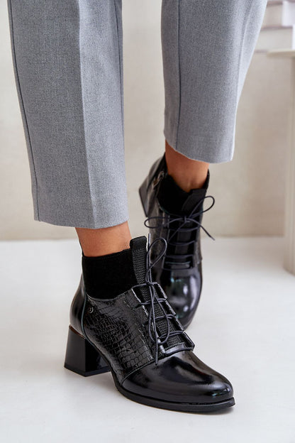 Heel boots Step in style