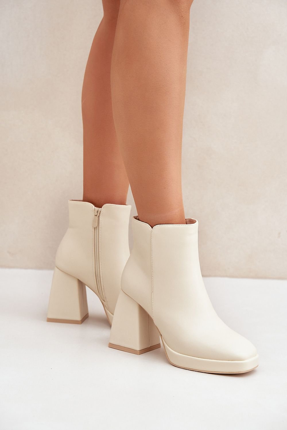 Heel boots