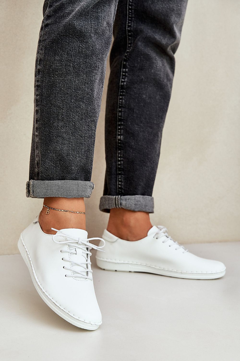  Low Shoes model 209056 Step in style 