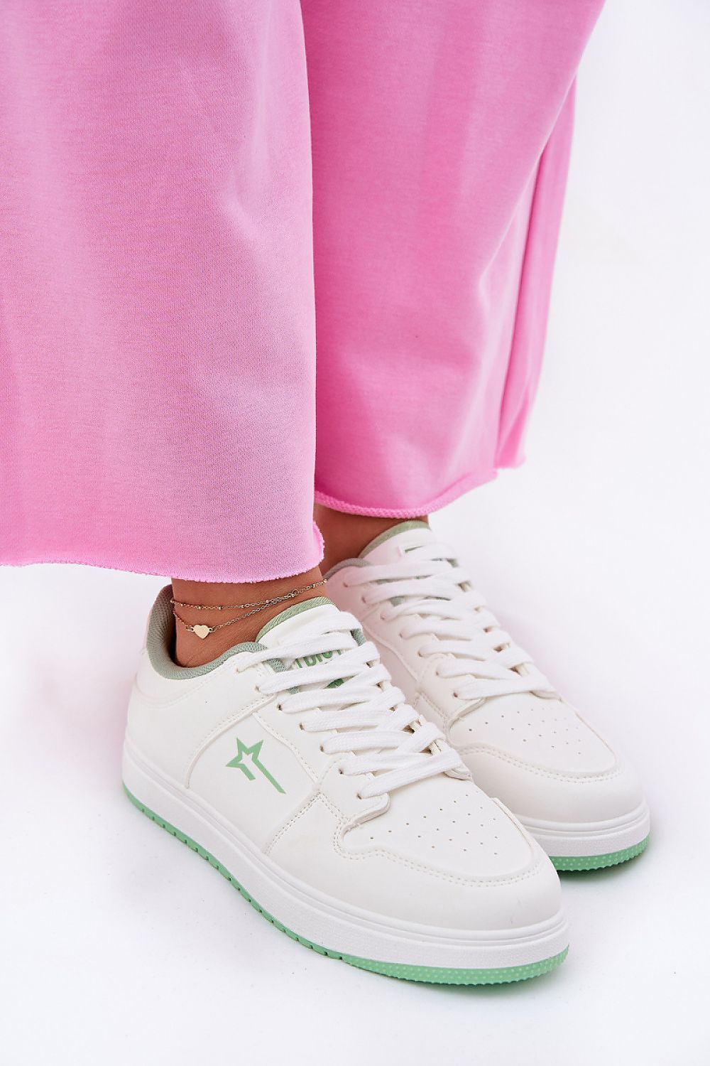  Sport Shoes model 211334 Step in style 