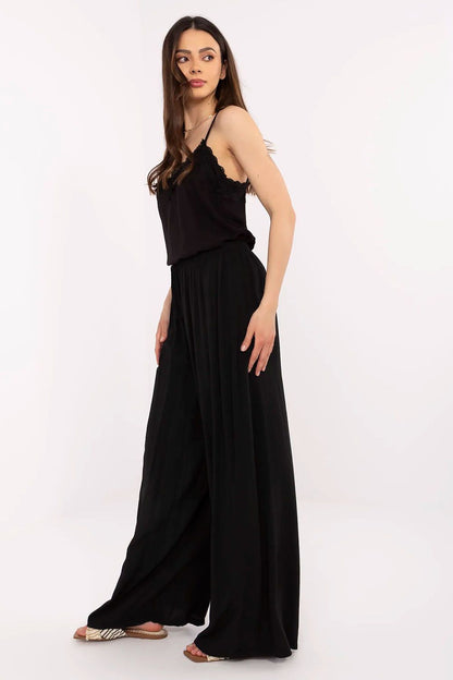  Women trousers model 212285 Italy Moda 