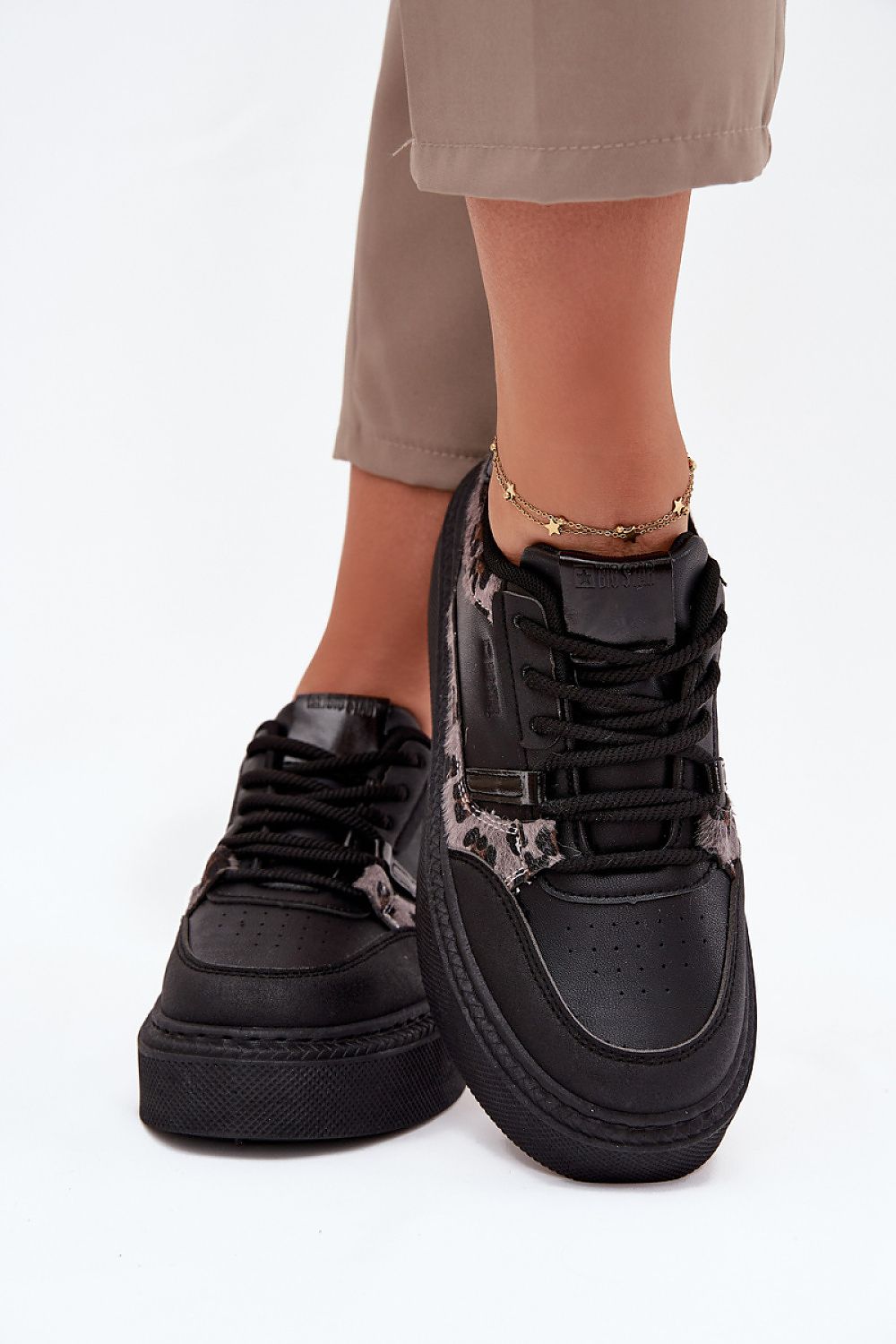  Sport Shoes model 216463 Step in style 