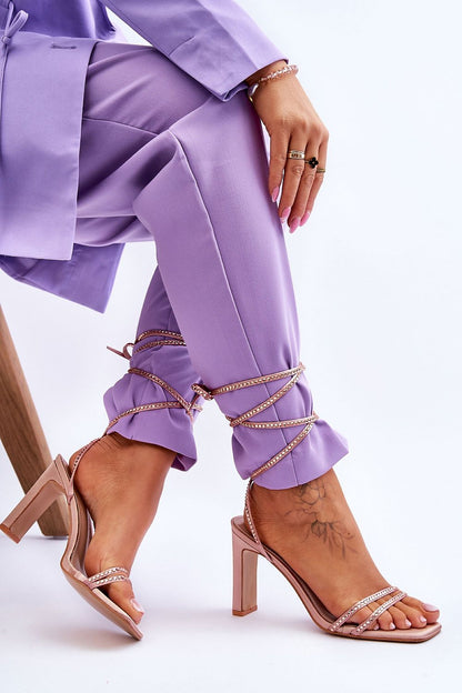 Strappy sandals Step in style